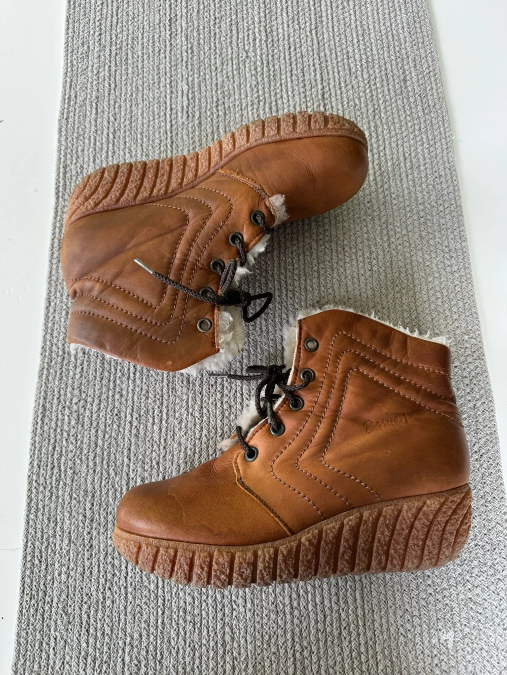 Vintage Banff Bastian Husky Leather Snow Boots